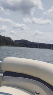 22' Bennington Pontoon | Best prices in DC + Jetski Add Ons