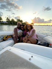 Aventures nautiques en famille avec capitaine et sports nautiques disponibles