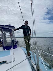 Charter this 42ft Sailboat in Edgewater, Maryland for up to 6 persons MAXIMUM.  Take a sail on beautiful Chesapeake Bay or take some Beginner or Advanced sailing lessons on a big boat.
